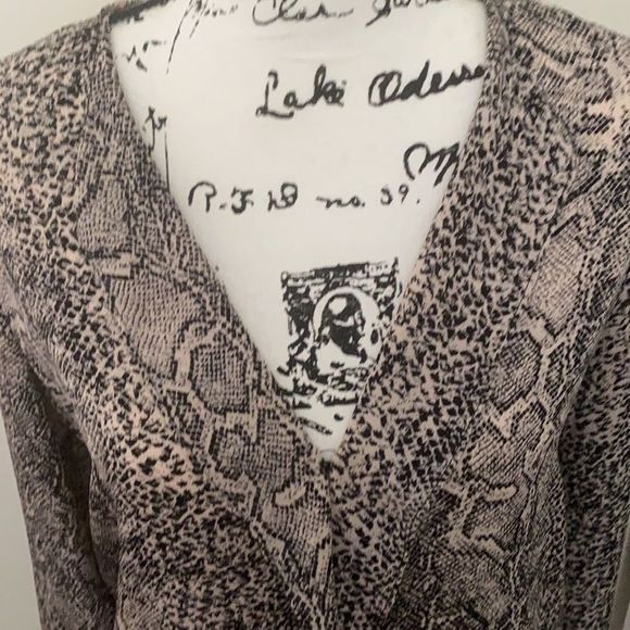 Guess Leopard V neck Blouse - Picture 2 of 5